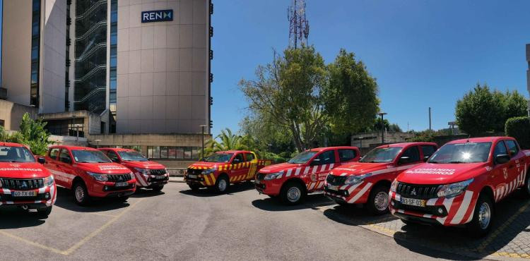 Os Bombeiros Voluntários de Miranda do Douro e Macedo de Cavaleiros receberam carrinhas pickup da REN- Redes Energéticas Nacionais. 